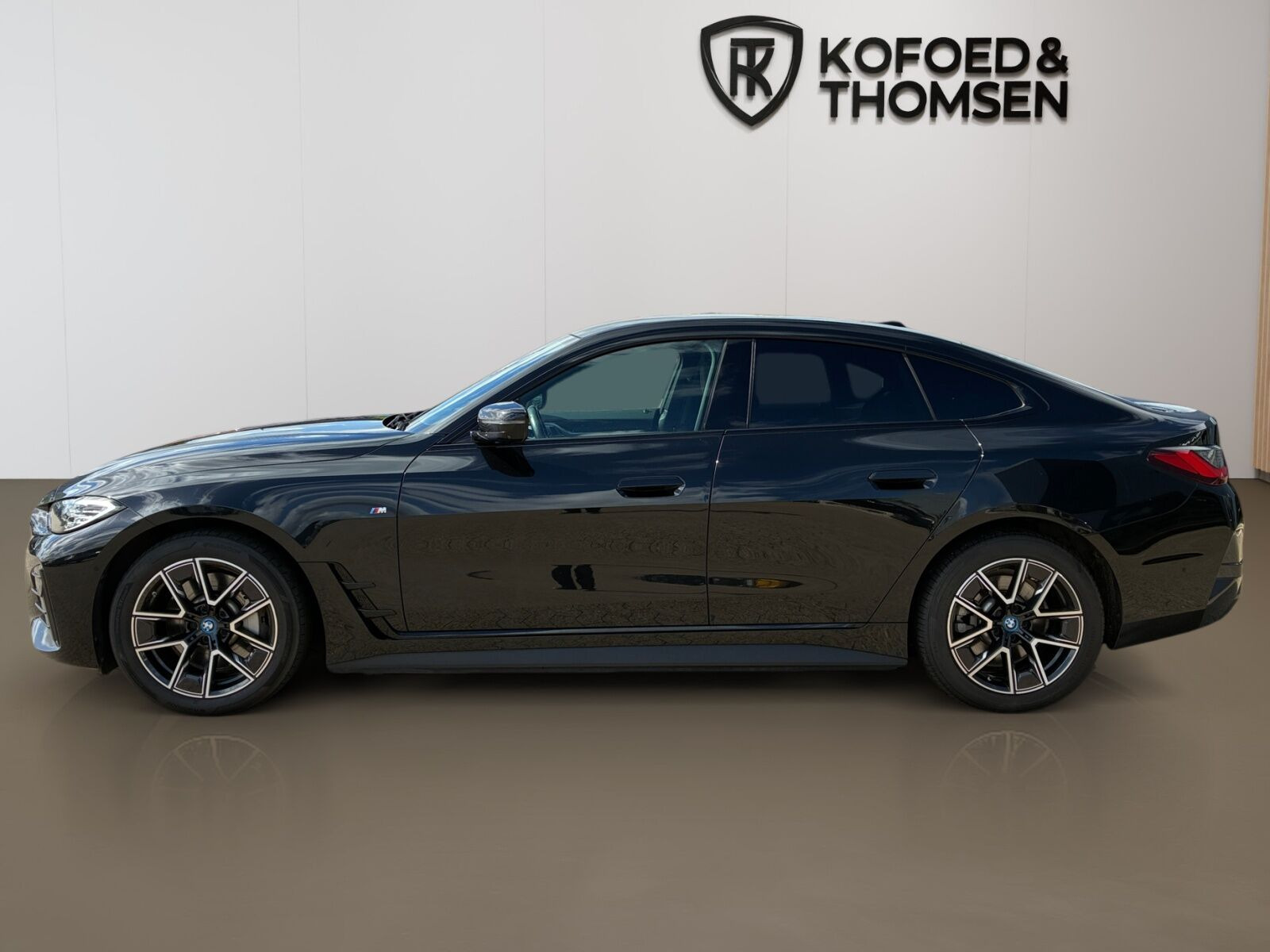 Sort BMW i4 fra 2023
