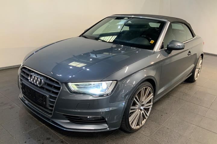 Grå Audi A3 fra 2016 set udefra