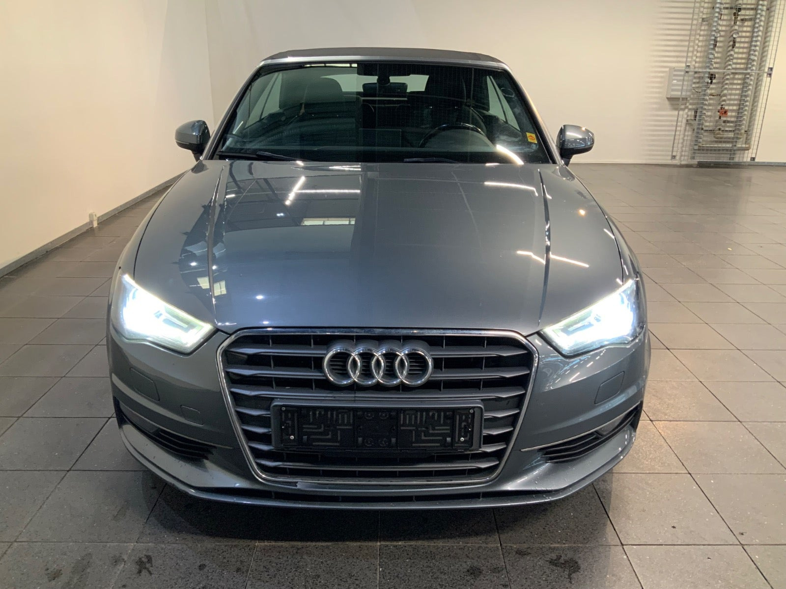 Grå Audi A3 fra 2016