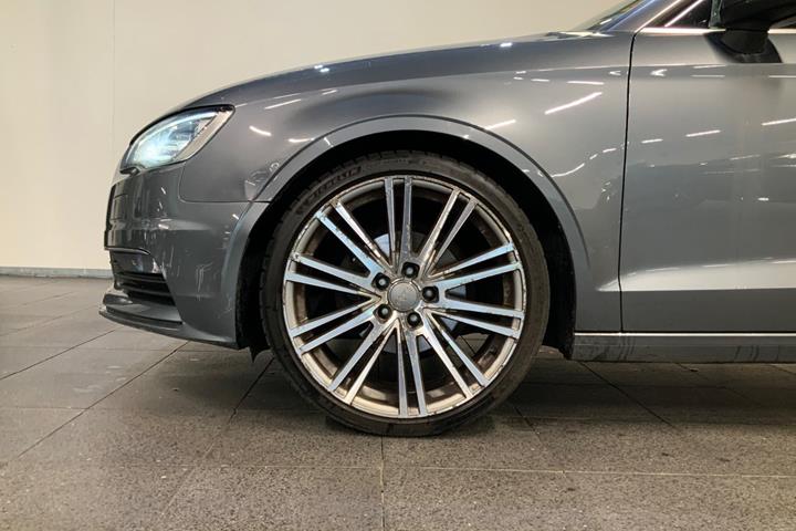 Grå Audi A3 fra 2016