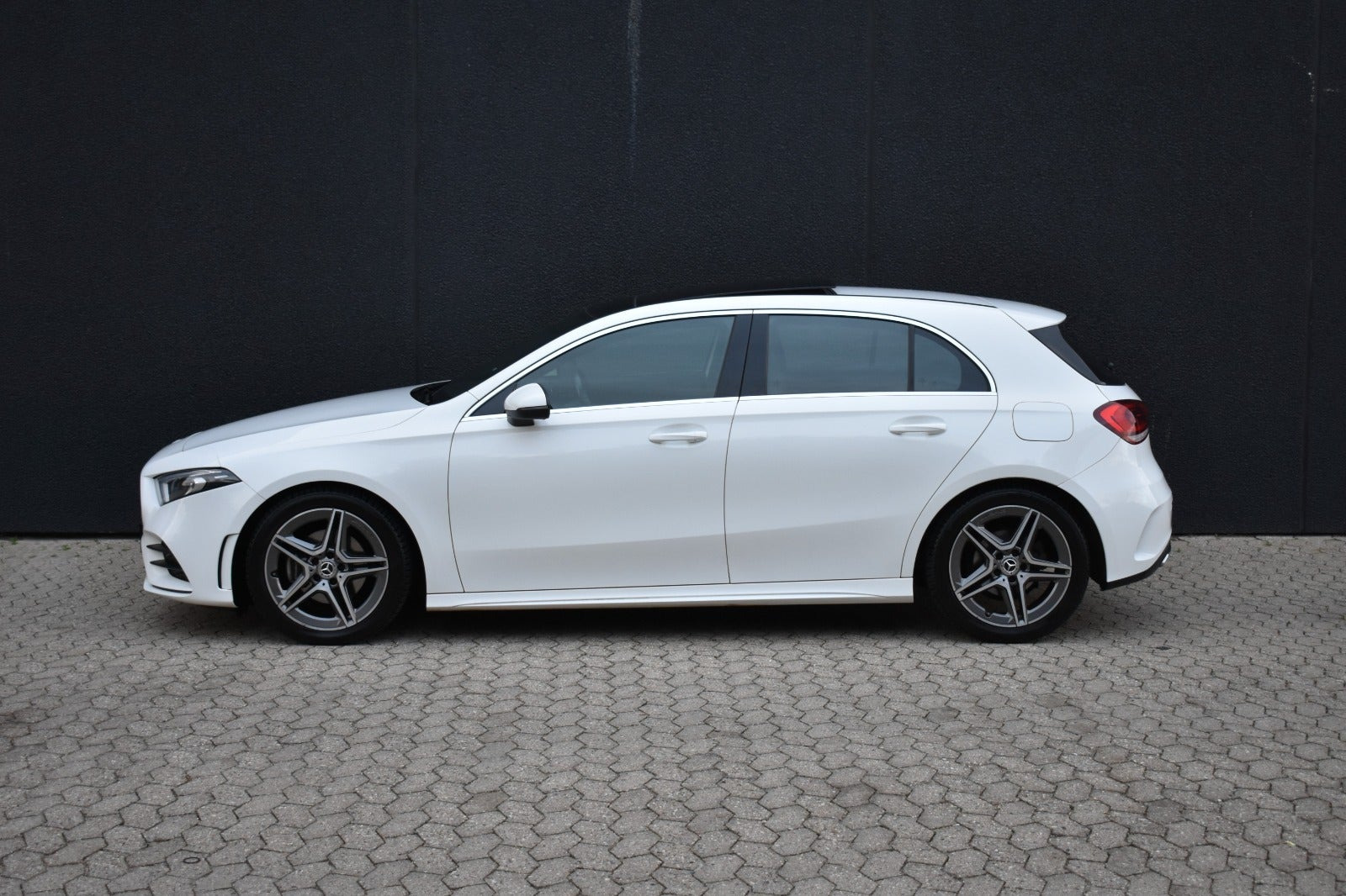 Hvid Mercedes A180 fra 2019