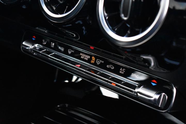 Hvid Mercedes A180 fra 2019