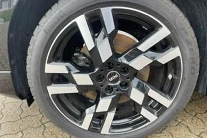 Sort Mini Countryman fra 2025