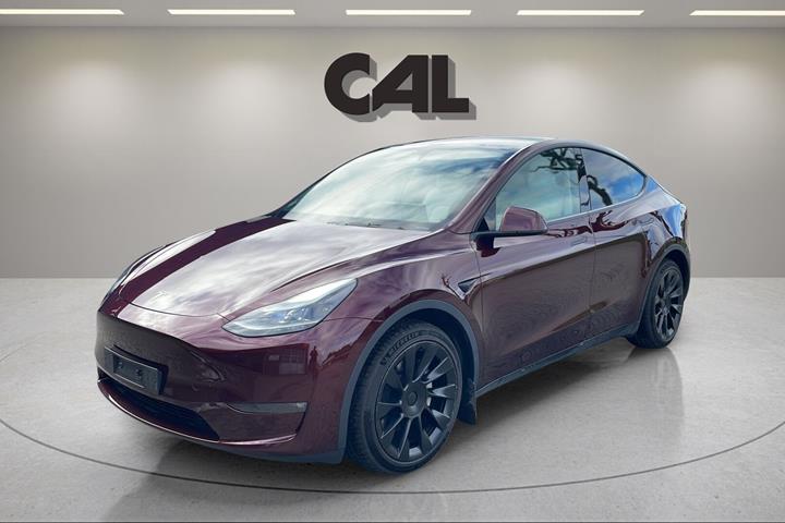 Lilla Tesla Model Y fra 2024 set udefra