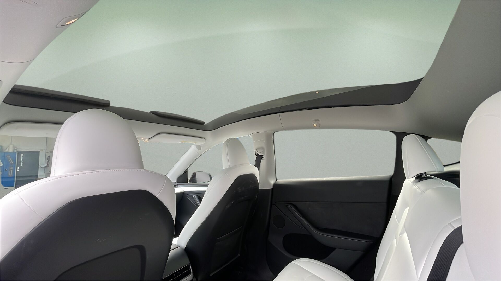 Lilla Tesla Model Y fra 2024