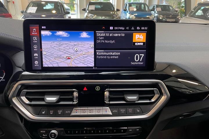 Hvid BMW iX3 fra 2023