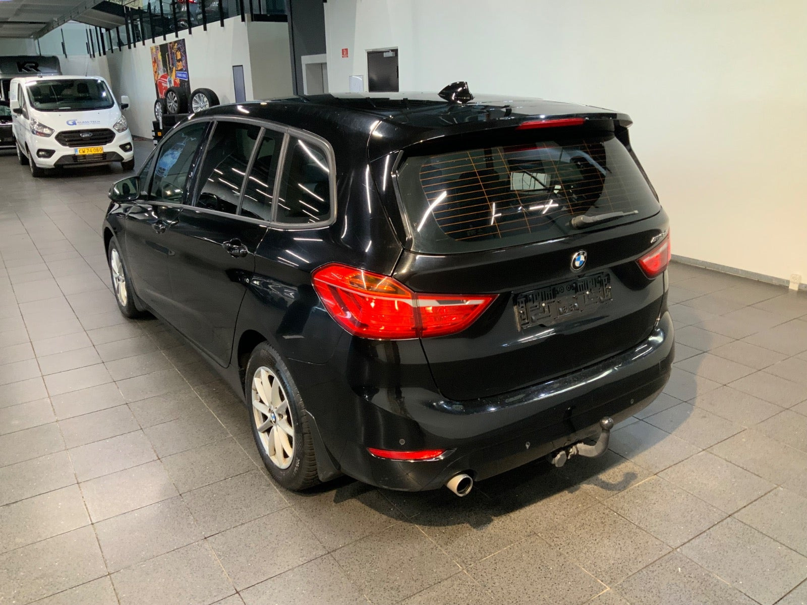 Sort BMW 218d fra 2016