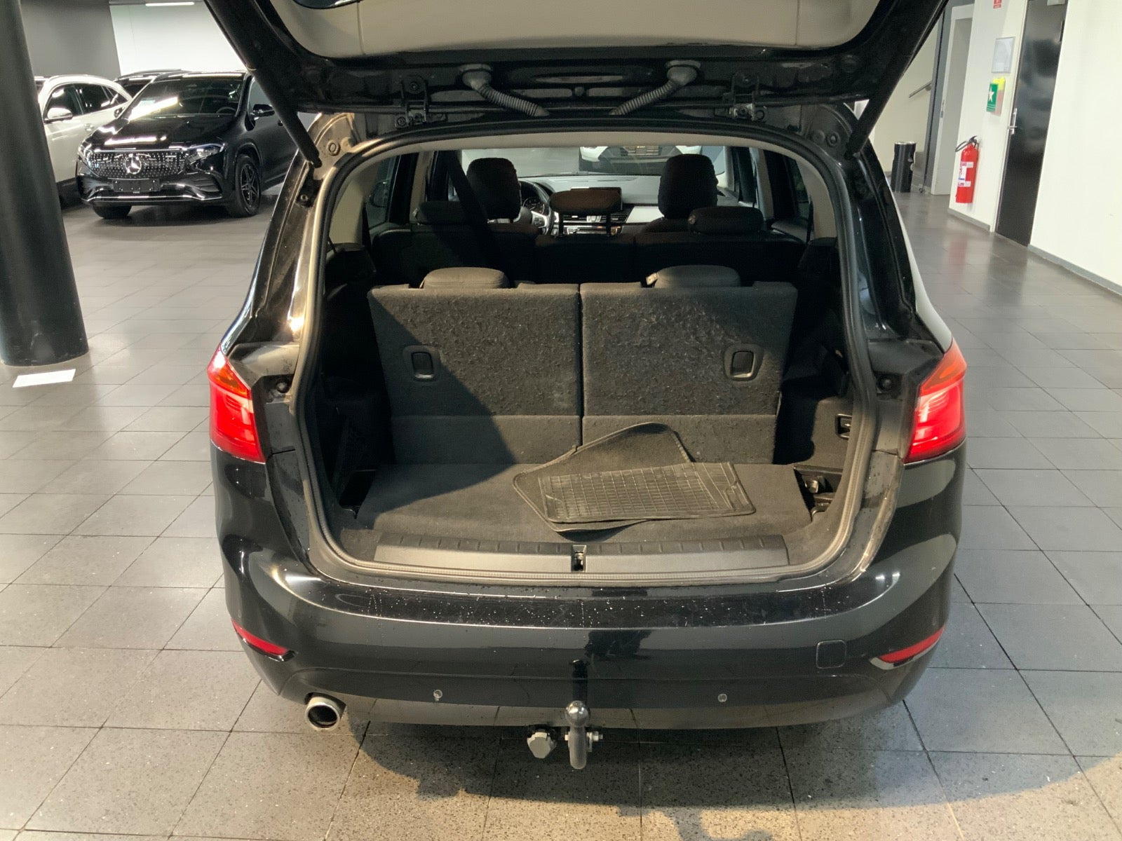 Sort BMW 218d fra 2016