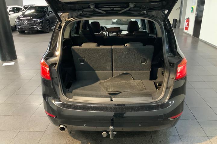 Sort BMW 218d fra 2016