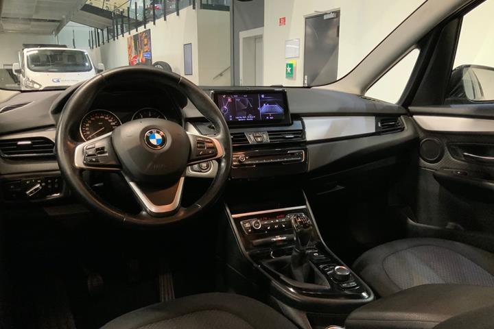 Sort BMW 218d fra 2016