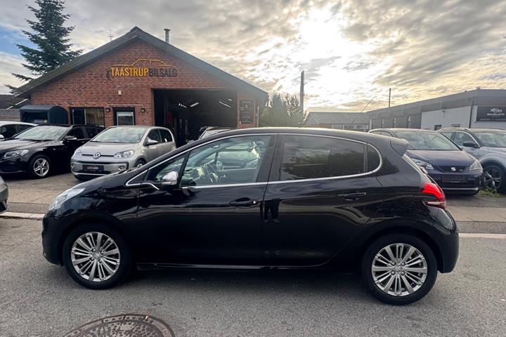 undefined Peugeot 208 fra 2016