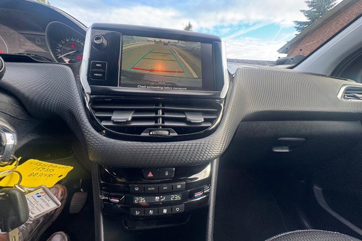 undefined Peugeot 208 fra 2016