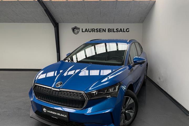 Blå Skoda Enyaq fra 2023