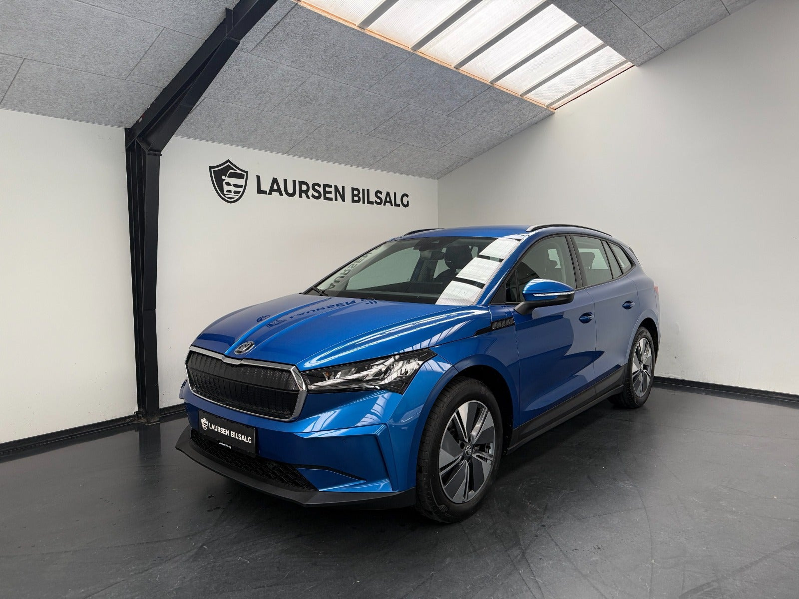 Blå Skoda Enyaq fra 2023
