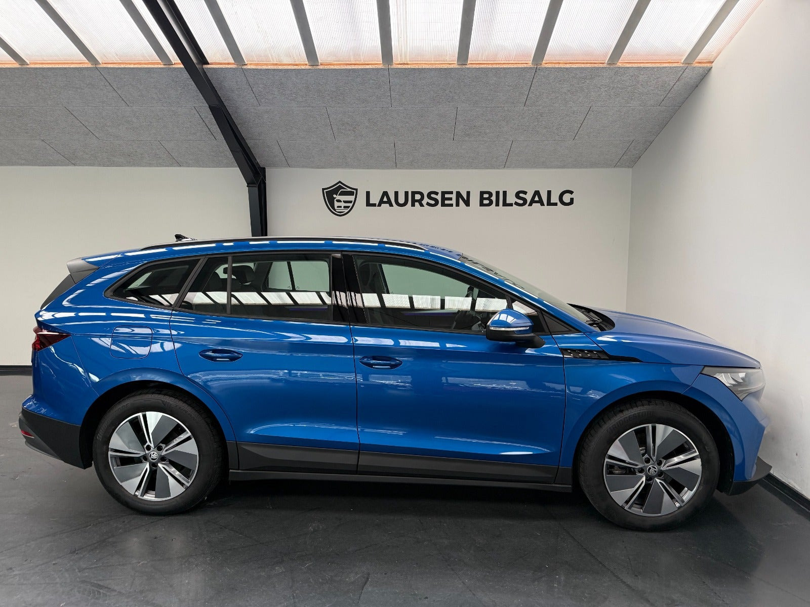 Blå Skoda Enyaq fra 2023