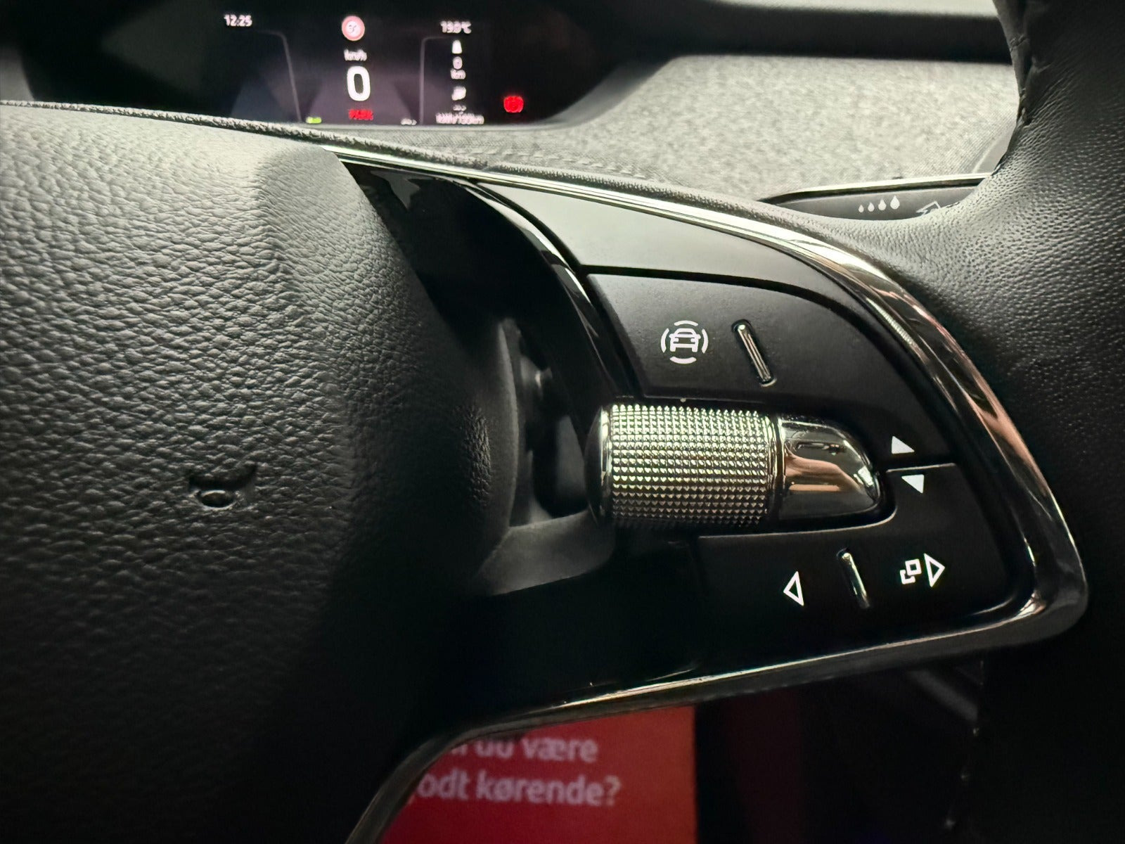 Blå Skoda Enyaq fra 2023