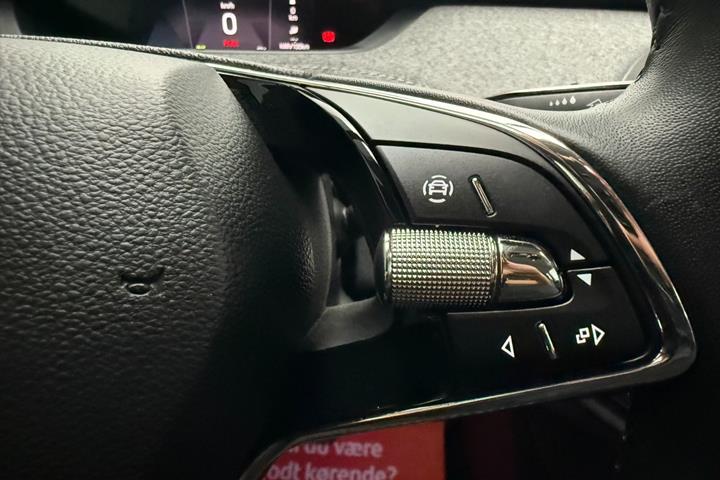 Blå Skoda Enyaq fra 2023