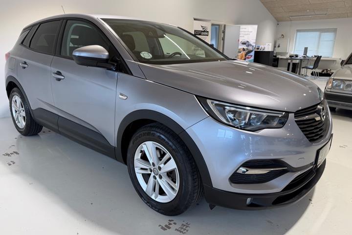 Grå Opel Grandland X fra 2018