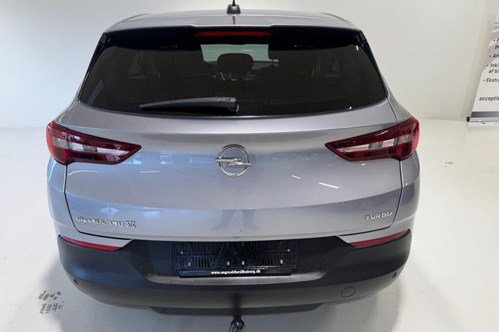 Grå Opel Grandland X fra 2018