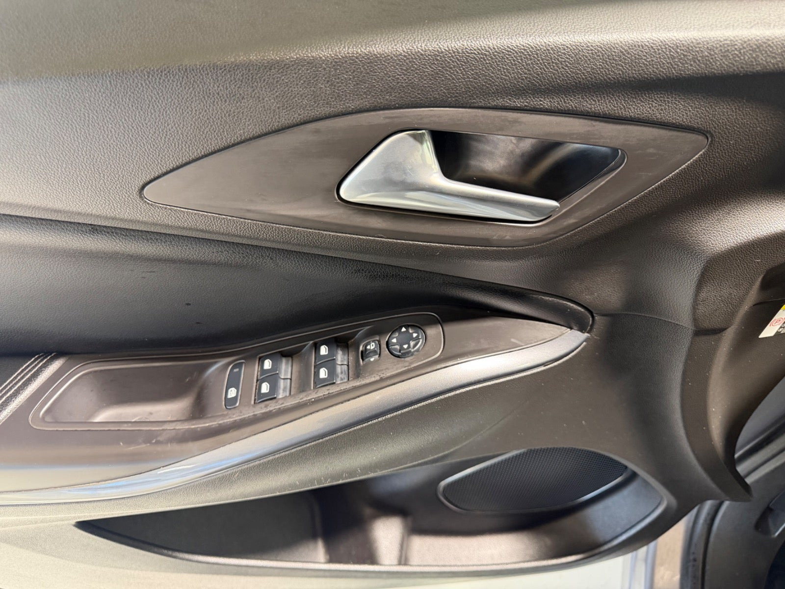 Grå Opel Grandland X fra 2018