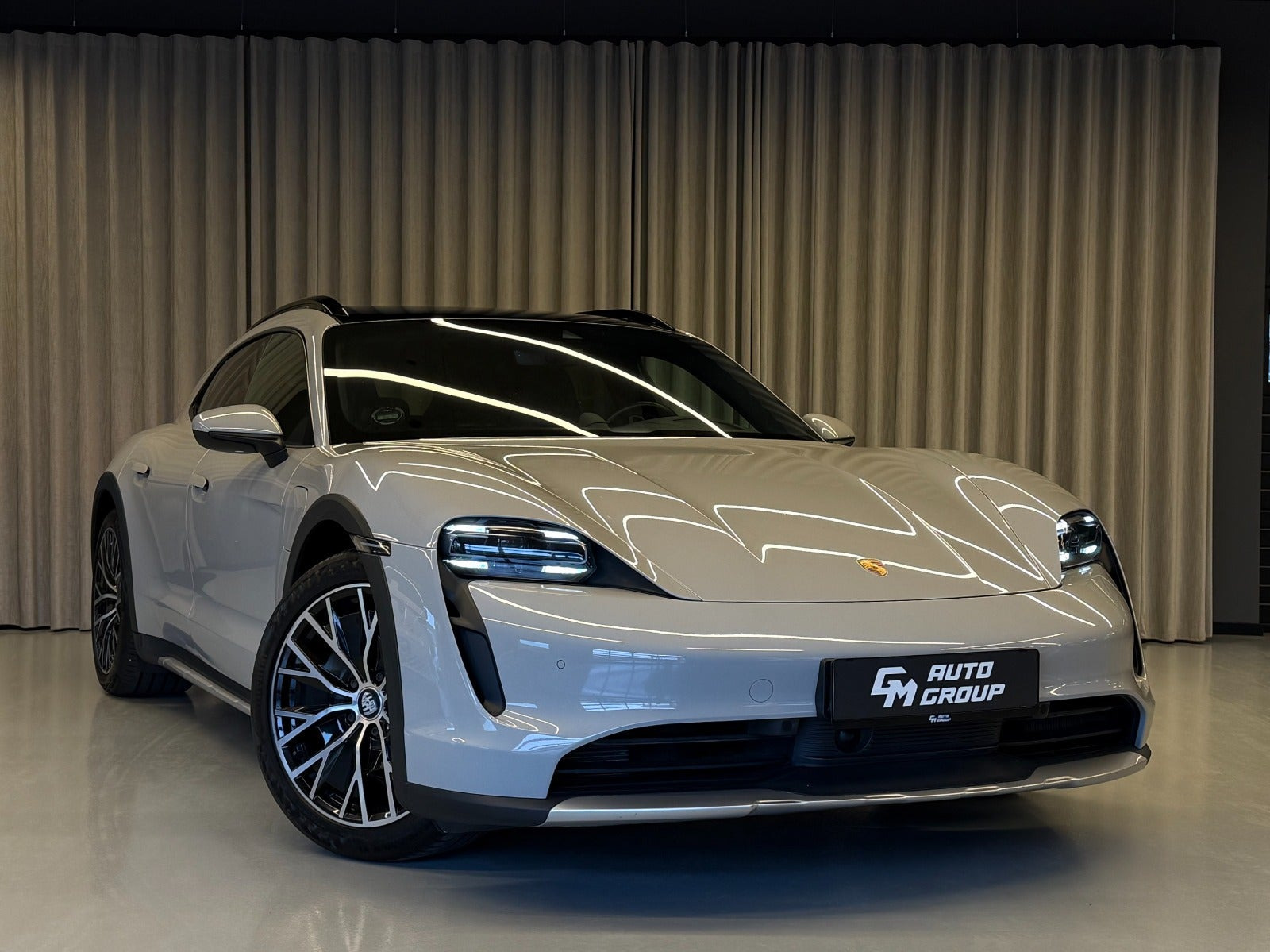 Porsche Taycan 4 Performance+ Cross Turismo