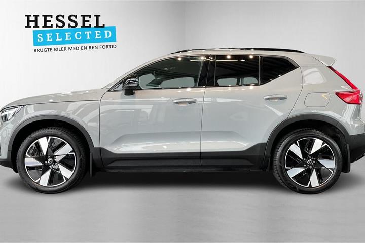 Grå Volvo EX40 fra 2025