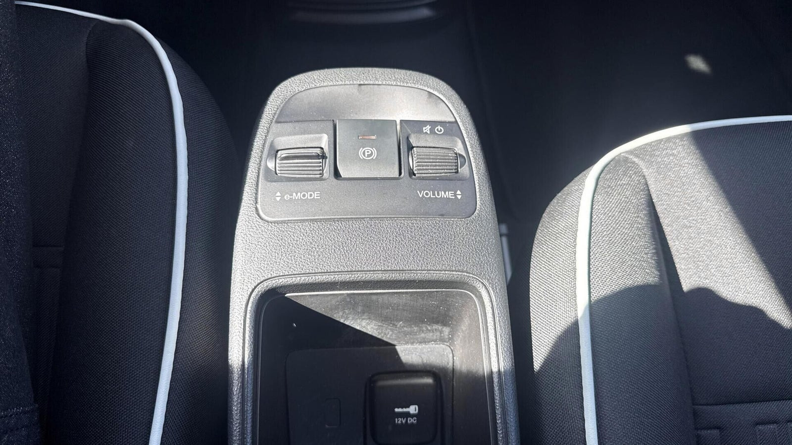 Hvid Fiat 500e fra 2023