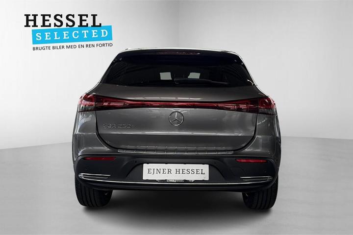 Grå Mercedes EQA250+ fra 2023