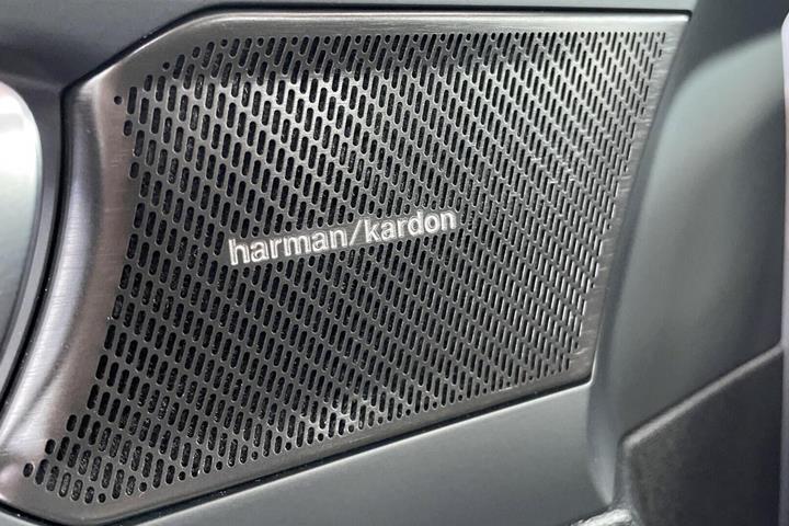 Grå Volvo EX40 fra 2024