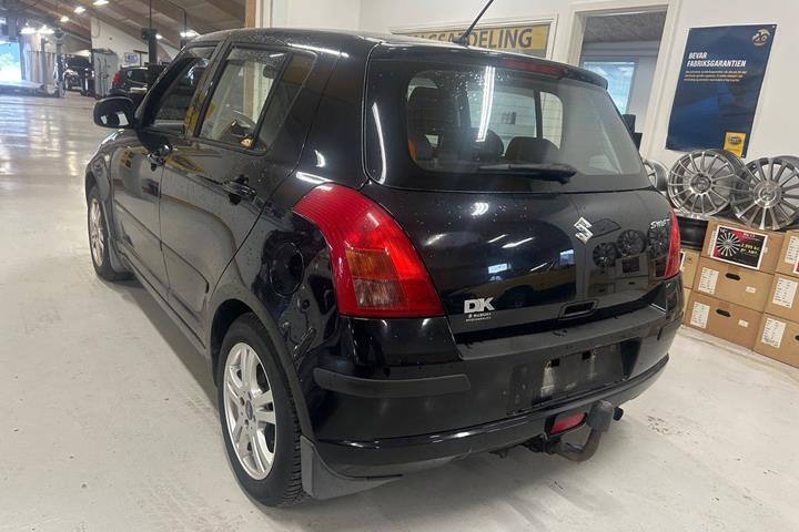 Sort Suzuki Swift fra 2006