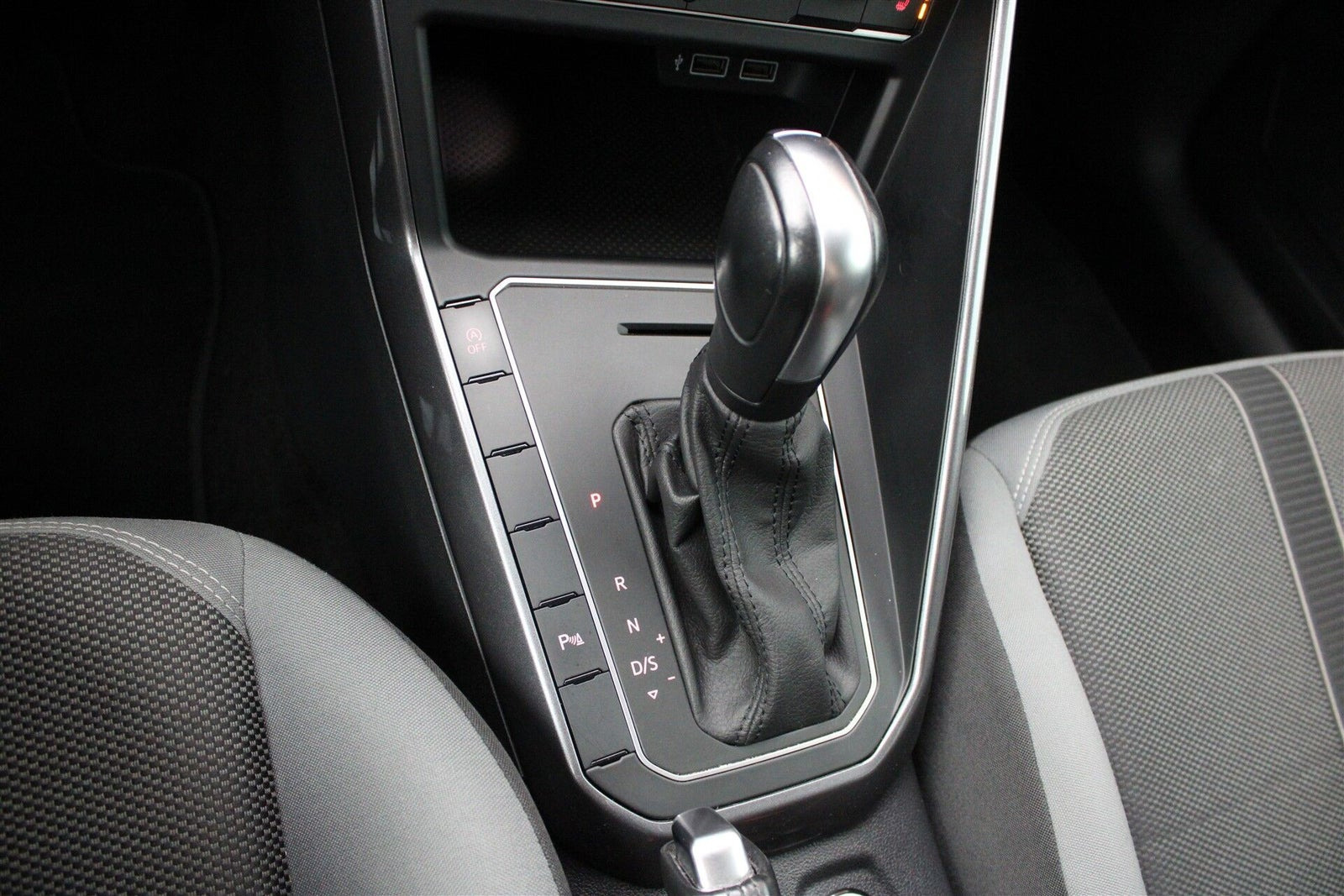 Sort VW Polo fra 2020