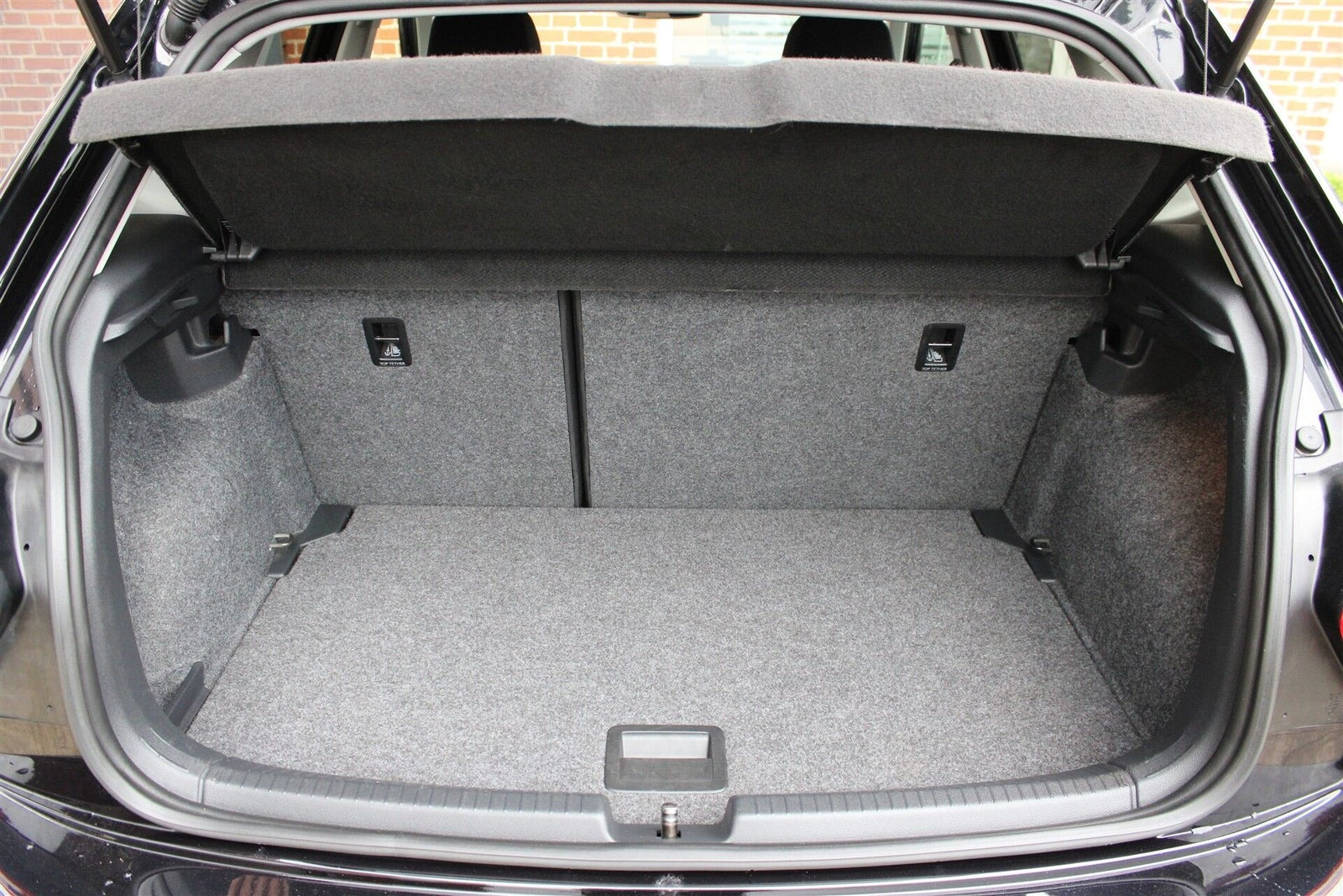 Sort VW Polo fra 2020
