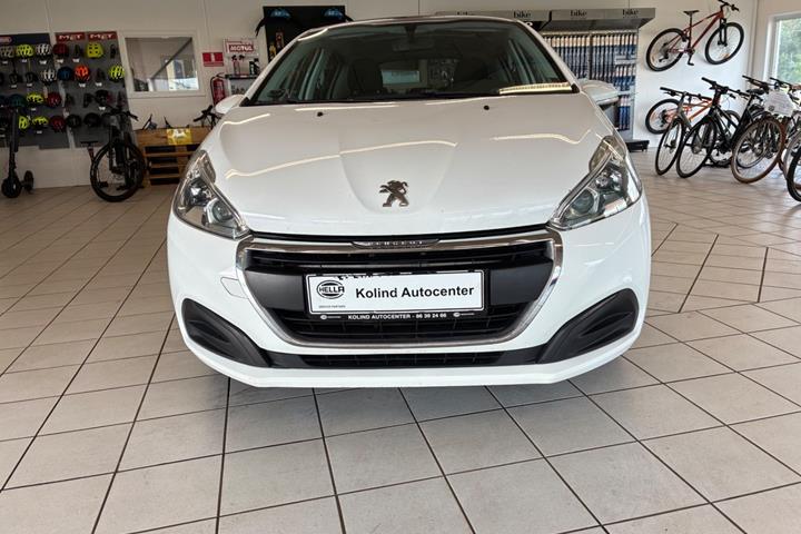 Hvid Peugeot 208 fra 2016