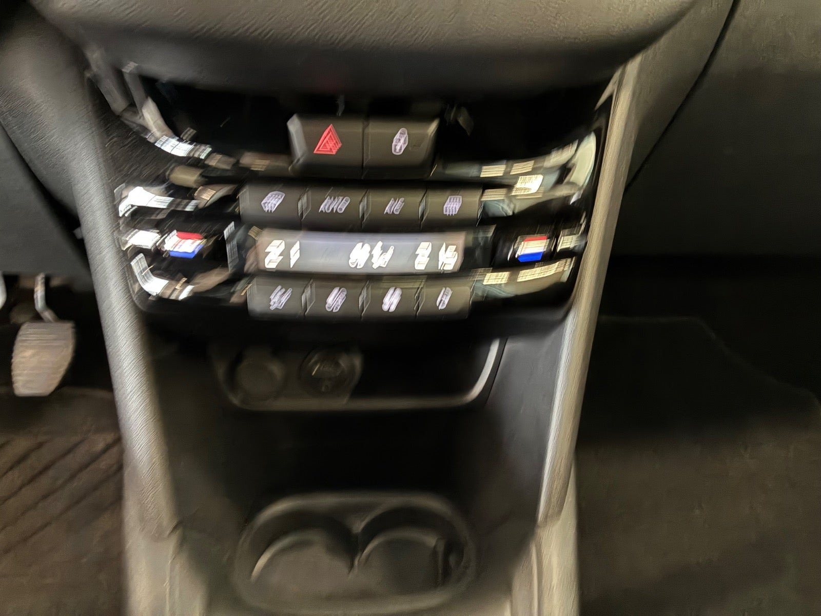 Hvid Peugeot 208 fra 2016