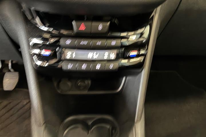 Hvid Peugeot 208 fra 2016