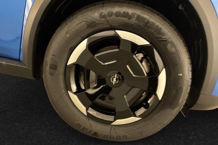 Blå Opel Frontera fra 2026