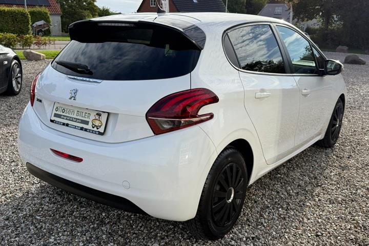 Hvid Peugeot 208 fra 2019