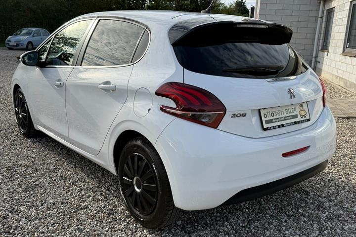 Hvid Peugeot 208 fra 2019