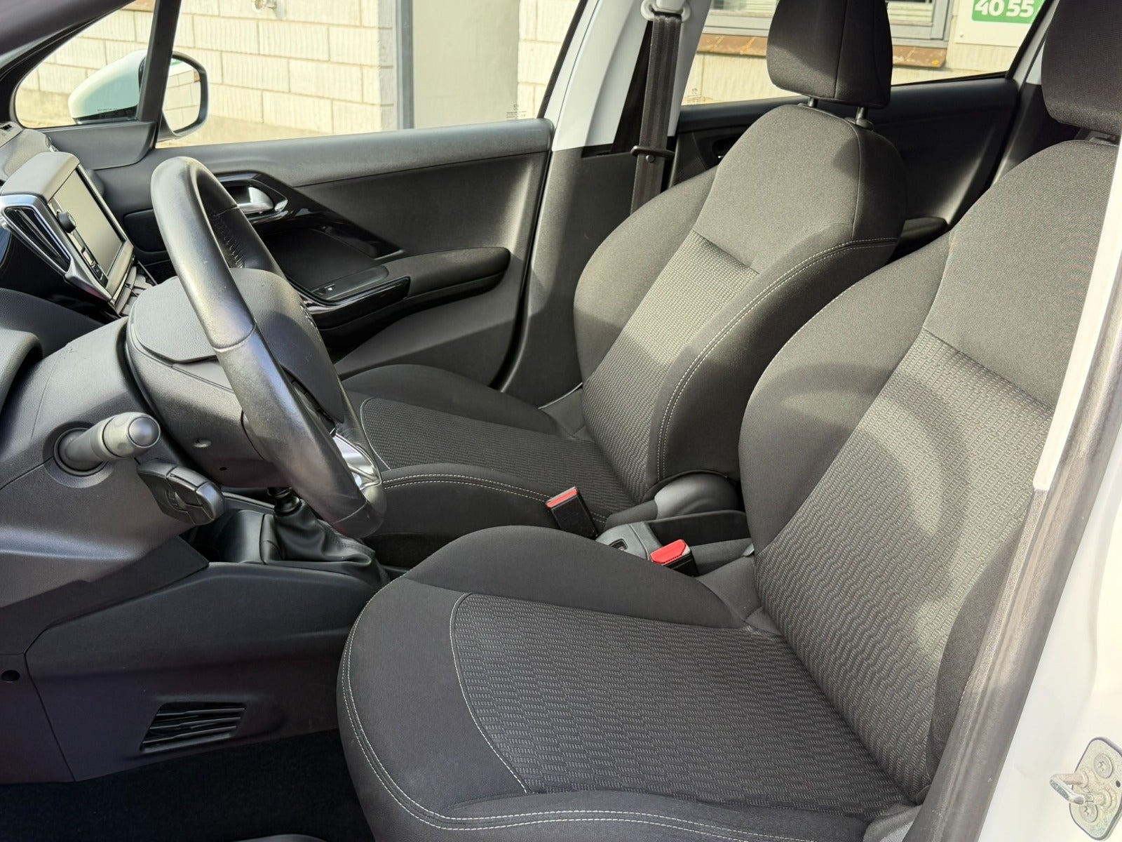 Hvid Peugeot 208 fra 2019
