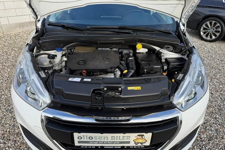 Hvid Peugeot 208 fra 2019