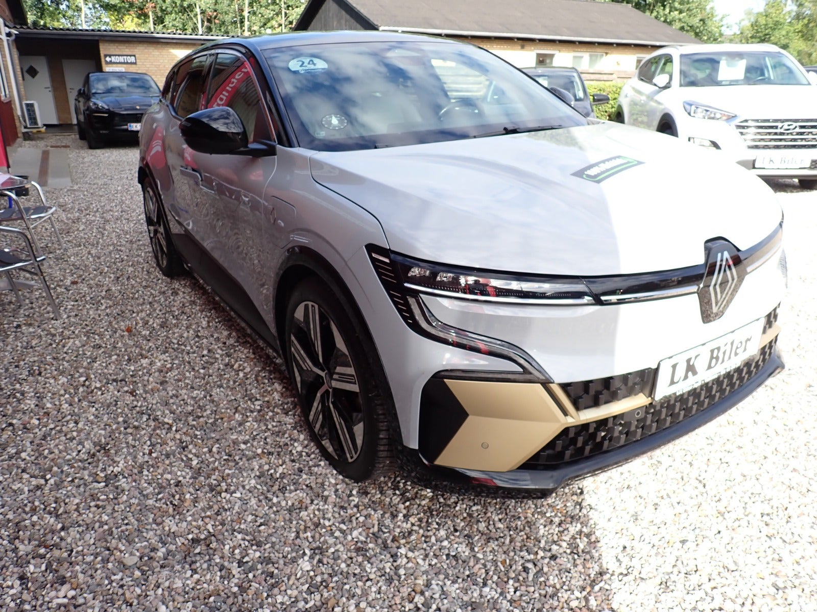 Grå Renault Megane E-Tech fra 2022