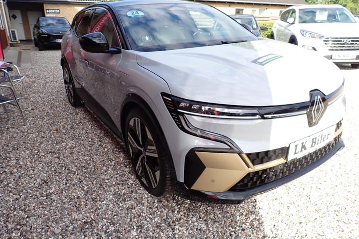 Grå Renault Megane E-Tech fra 2022