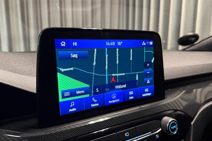 Grå Ford Kuga fra 2023