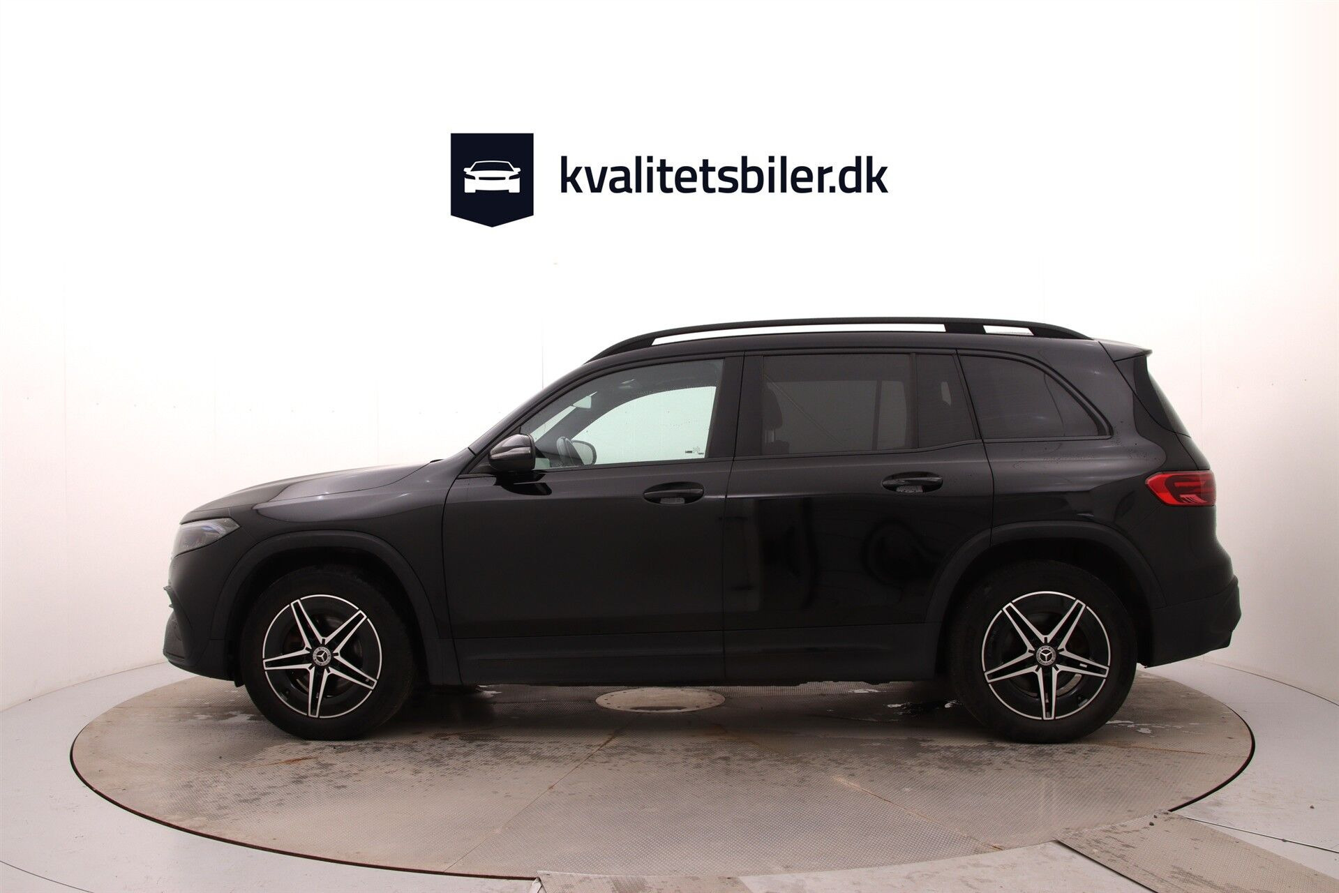 Sort Mercedes EQB 250+ fra 2024