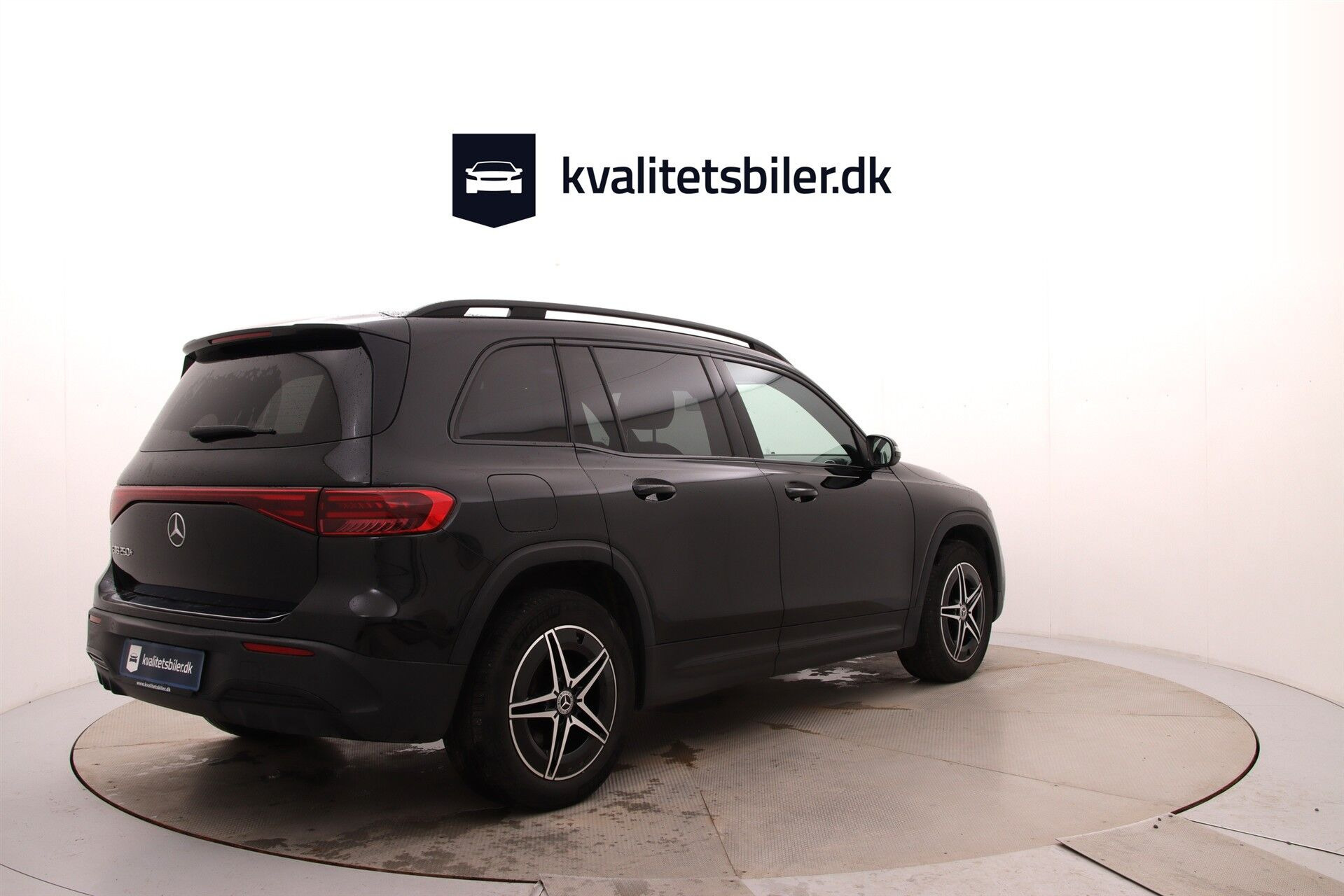 Sort Mercedes EQB 250+ fra 2024