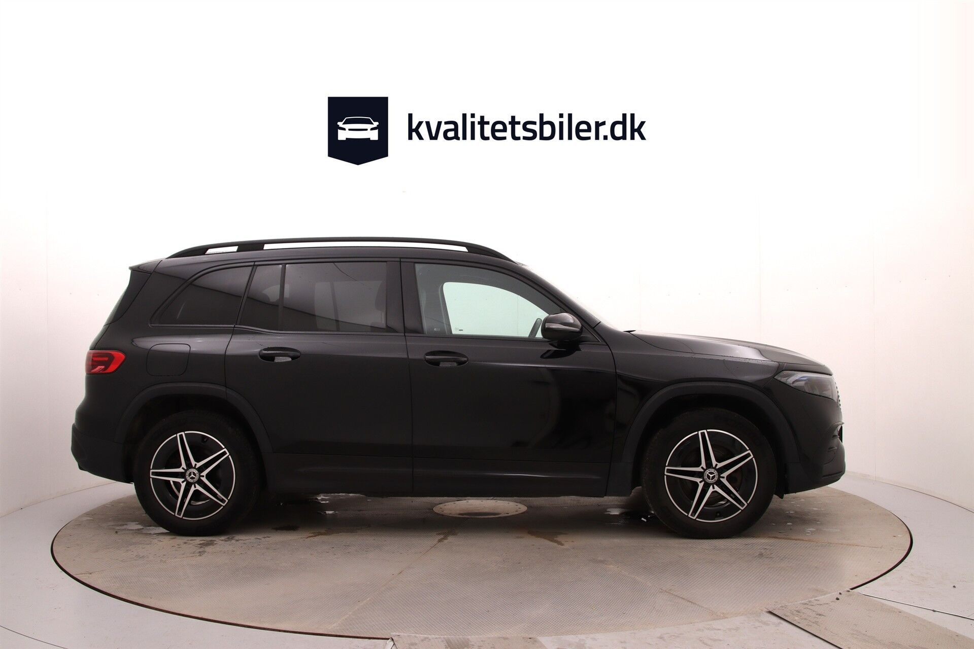 Sort Mercedes EQB 250+ fra 2024