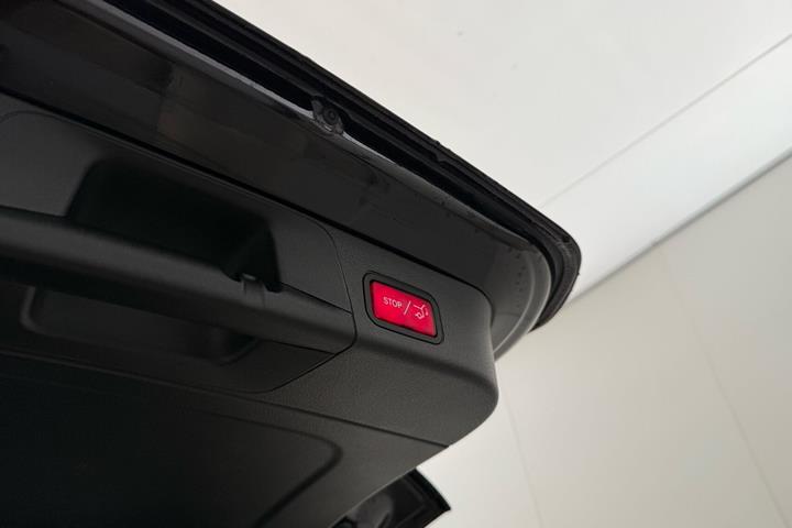 Sort Mercedes EQB 250+ fra 2024