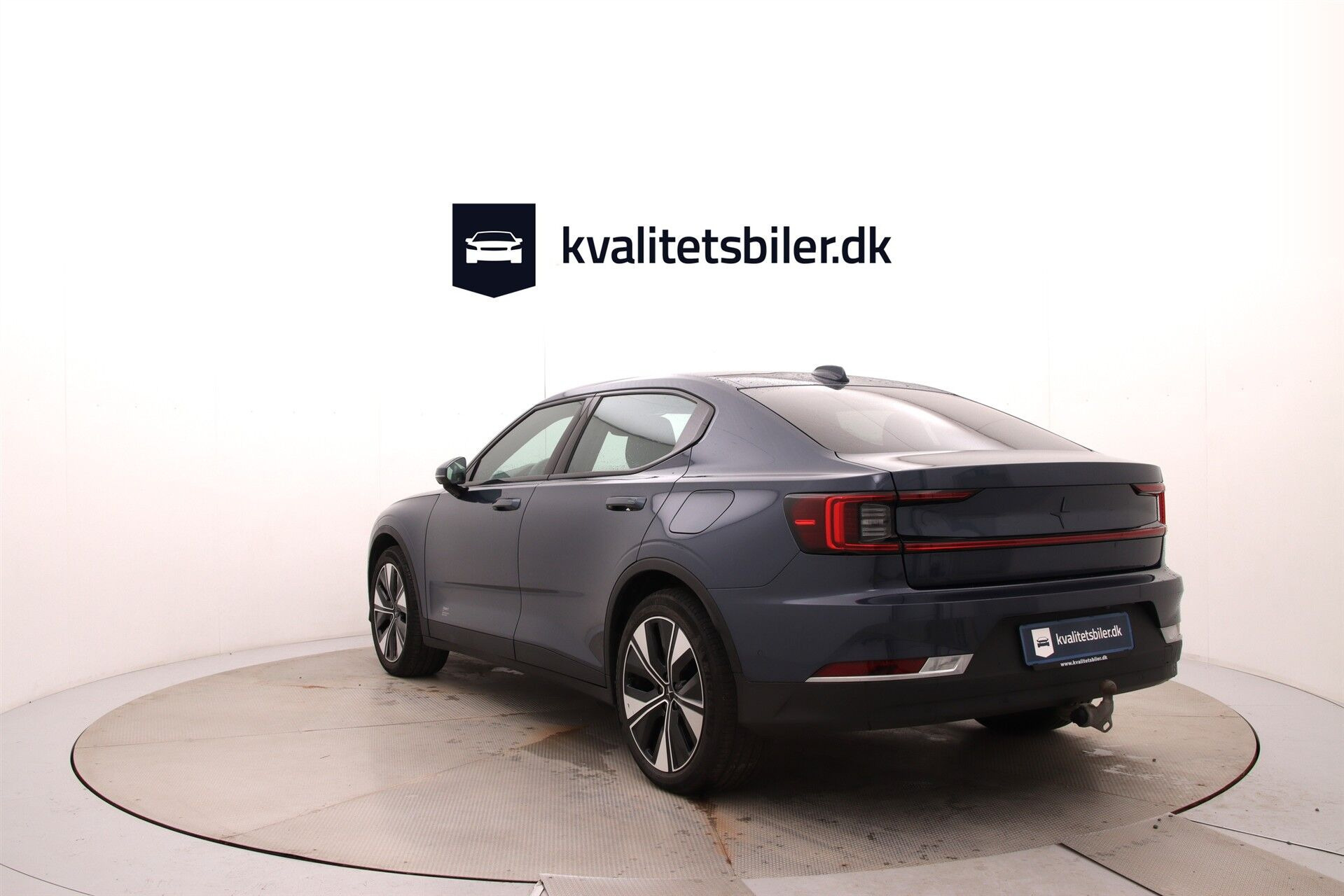 Blå Polestar 2 fra 2023