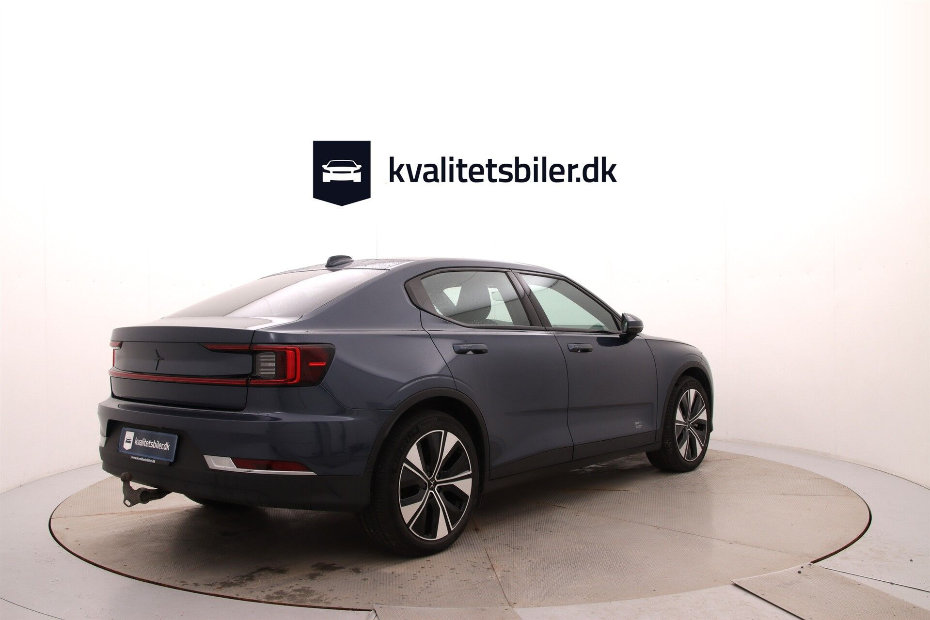 Blå Polestar 2 fra 2023