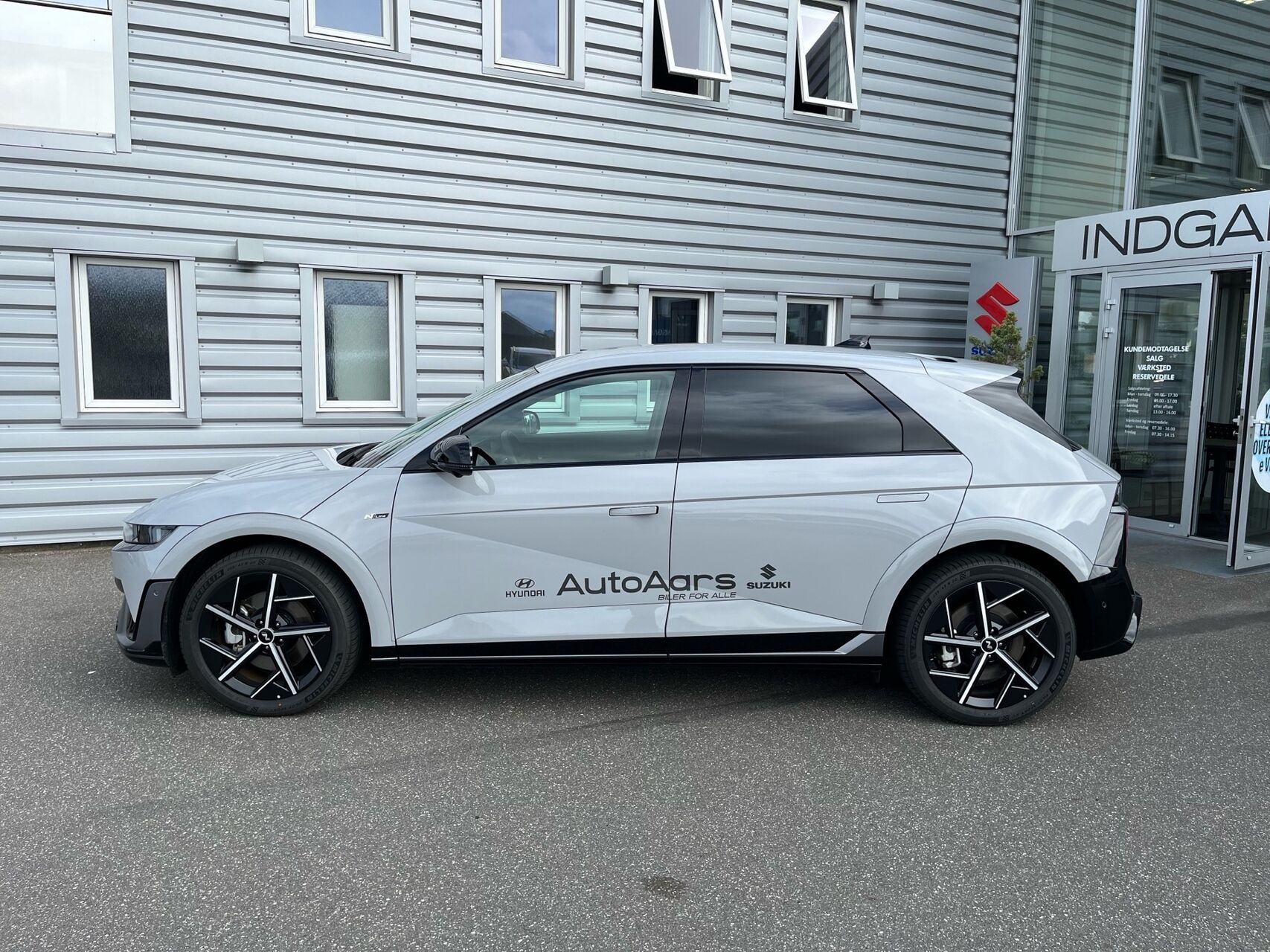 Grå Hyundai Ioniq 5 fra 2026